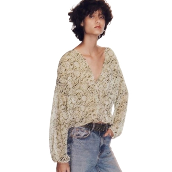 NWT Zara Cream & Green Floral Sheer Blouse Size L Pintucked Shoulders V-Neck - Picture 1 of 13